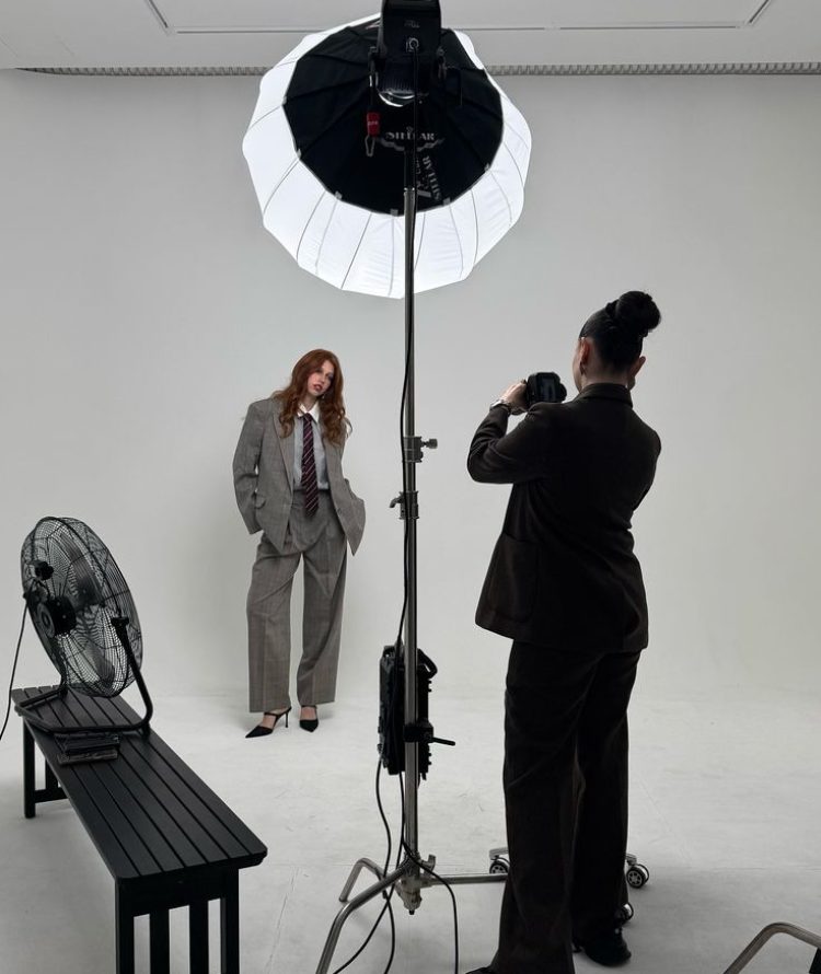 Ph_ @frankaossola _Model_ @zhenya_foxx _Makeup&Hair_ @alessa_makeupartist @nike_makeupartist_ _Studio_ @studiostellar_berlin